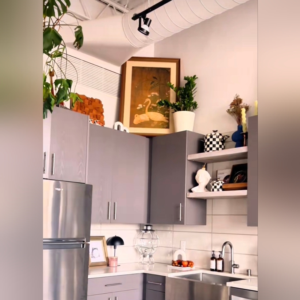 Apparel • Beauty• Accesories• Decor & More -